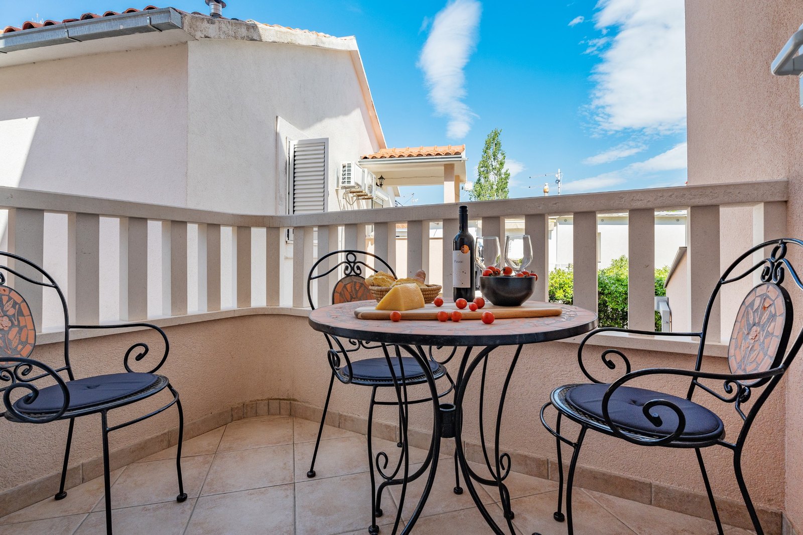 La Perla Private balcony